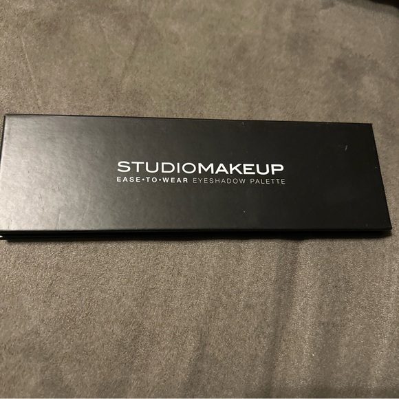 STUDIO MAKEUP LIMITED EDITION Ease To Wear Eyeshadow Palette 9 color eyeshadow - Picture 13 of 14